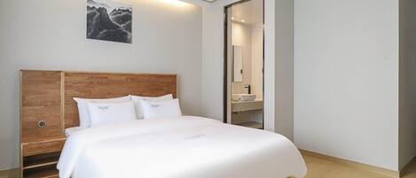Standard Double Room | Individually decorated, individually furnished, free WiFi, bed sheets