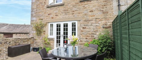 Cottage | Outdoor dining