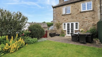Cottage | Outdoor dining