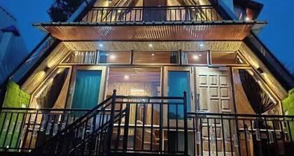 The Rock Rose, Moonshine Mountain Cabins