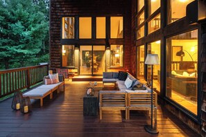 Terrace/patio - Mountain View Retreat w/ Hot Tub, Theater, and Gym (Warwick)