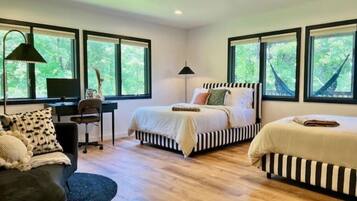 4 bedrooms, desk, iron/ironing board, travel crib