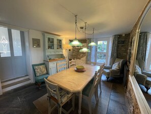 Dining - Sandown, St Teath 3 bed sleeps 6 (Saint Teath)