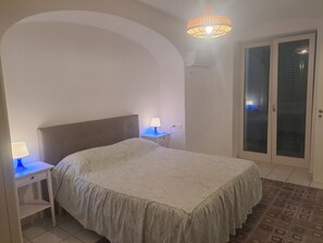 2 bedrooms, desk, iron/ironing board, travel cot