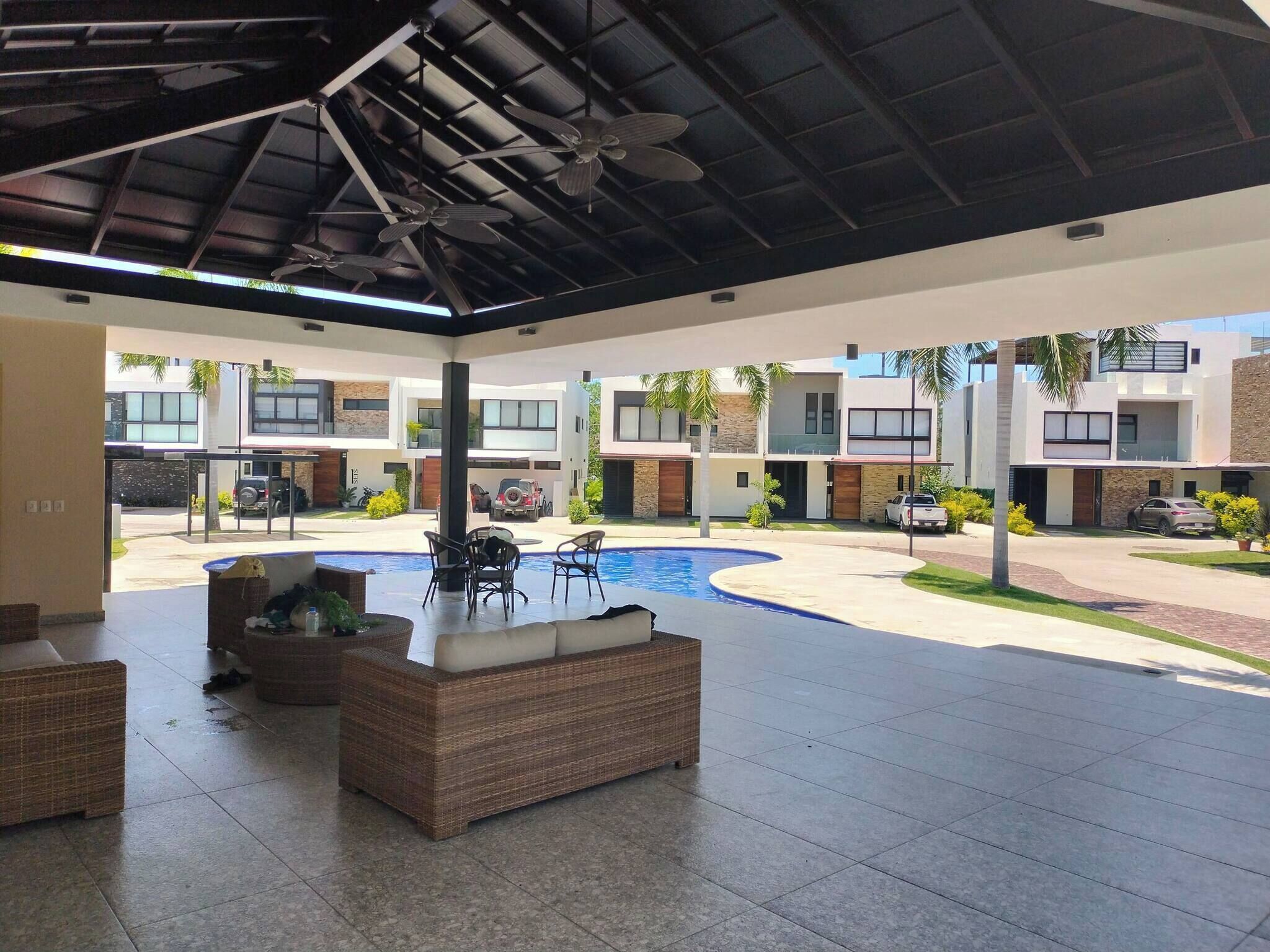 House, 3 Bedrooms, Smoking, Balcony | Outdoor dining