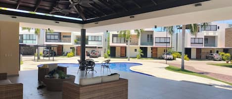 บ้านพัก, 3 ห้องนอน, สูบบุหรี่ได้, ระเบียง | รับประทานอาหารกลางแจ้ง