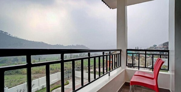 Property grounds - Superior Double Room A (Sanguri Gaon)