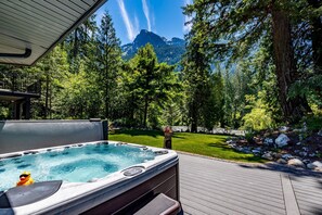 Outdoor spa tub - Stunning waterfront getaway!  Luxury home on acreage,  natures paradise (Hope, BC)