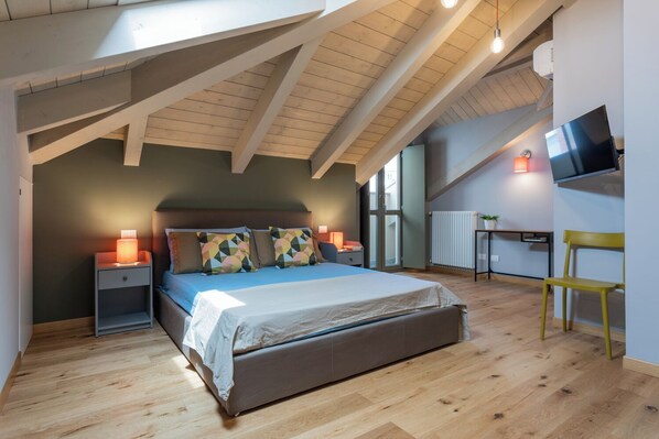 Family Apartment | Desk, laptop workspace, iron/ironing board, cots/infant beds - Le Casette del Balon by Wonderful Italy (Turin)