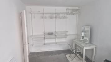 Apartment | Bilik Mandi | Pancuran mandi, tuala disediakan