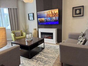 TV, fireplace