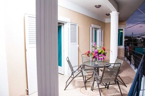 Family Apartment | Terrace/patio - Residence Coin De Mire (Cap Malheureux)