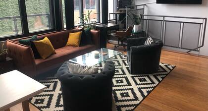 Clean 1 bedroom condo in heart of Montreal