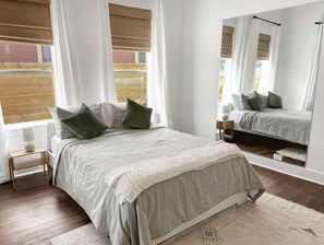 2 Schlafzimmer, Schreibtisch, Reisekinderbett, kostenloses WLAN