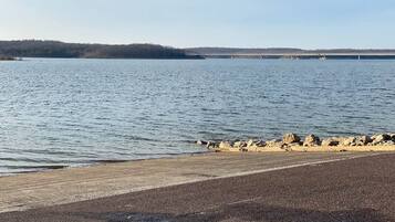 Cabin, 2 Bedrooms, Patio, Lake View | Beach
