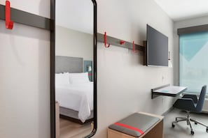 Room - Avid Hotel Traverse City By IHG (Traverse City)