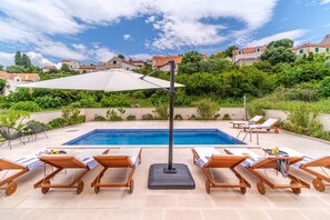 Villa | 6 bedrooms - Janie in Splitska With 4 Bedrooms and 2 Bathrooms (Supetar)