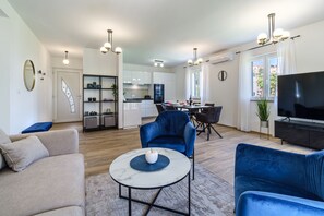 Casa, para fumadores | 6 habitaciones 