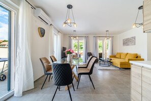 House | 6 bedrooms - Janie in Splitska With 4 Bedrooms and 2 Bathrooms (Supetar)