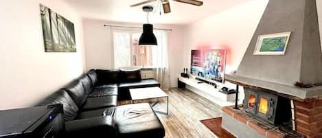 Smart-TV, peis, fotballspill og bordtennis