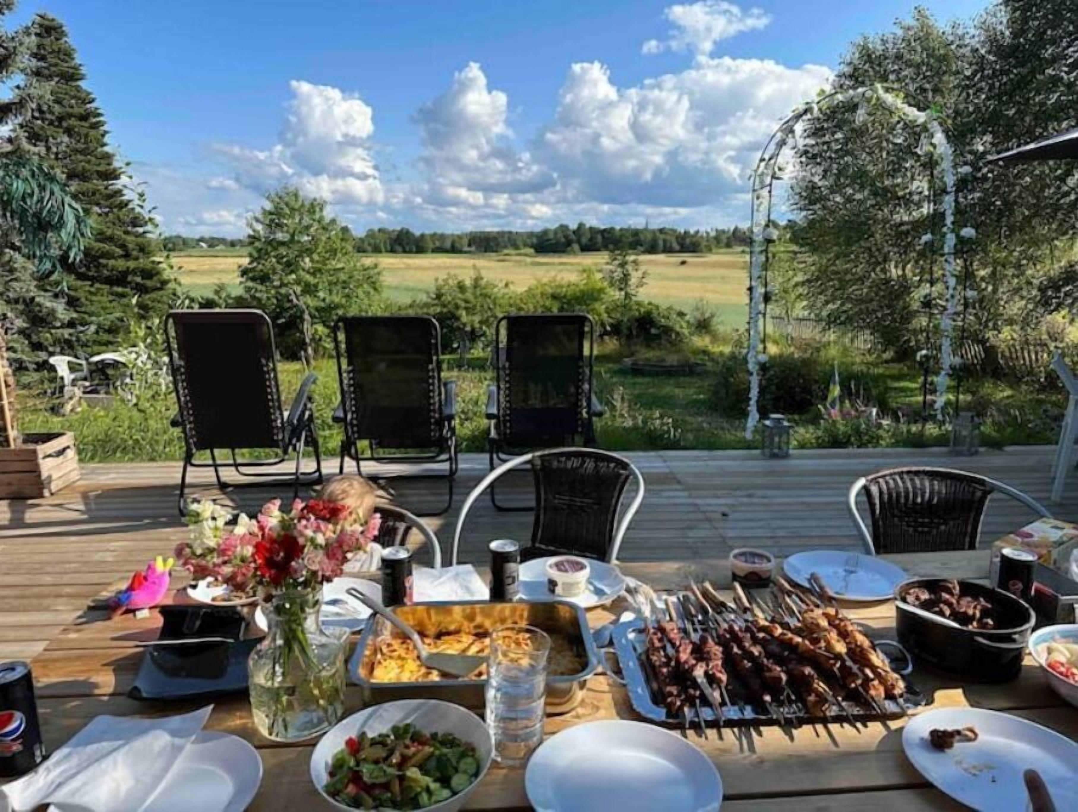 Outdoor dining