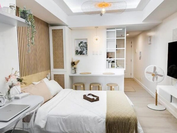 1 habitación, escritorio, tabla de planchar con plancha y wifi gratis 