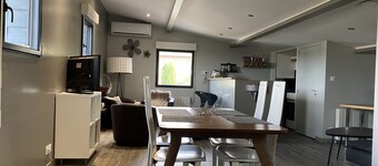 Une Annexe Avec Bureau Pour Télé Travail