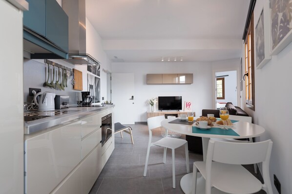 Superior Apartment, Multiple Beds, Private Bathroom, City View | Living area | 45-inch Smart TV with satellite channels, Netflix, streaming services - Loft Gran Canaria (Arucas)