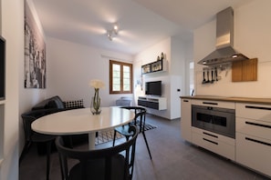 City Apartment, 2 Twin Beds, Private Bathroom, Park View | Private kitchen | Full-size fridge, microwave, stovetop, toaster