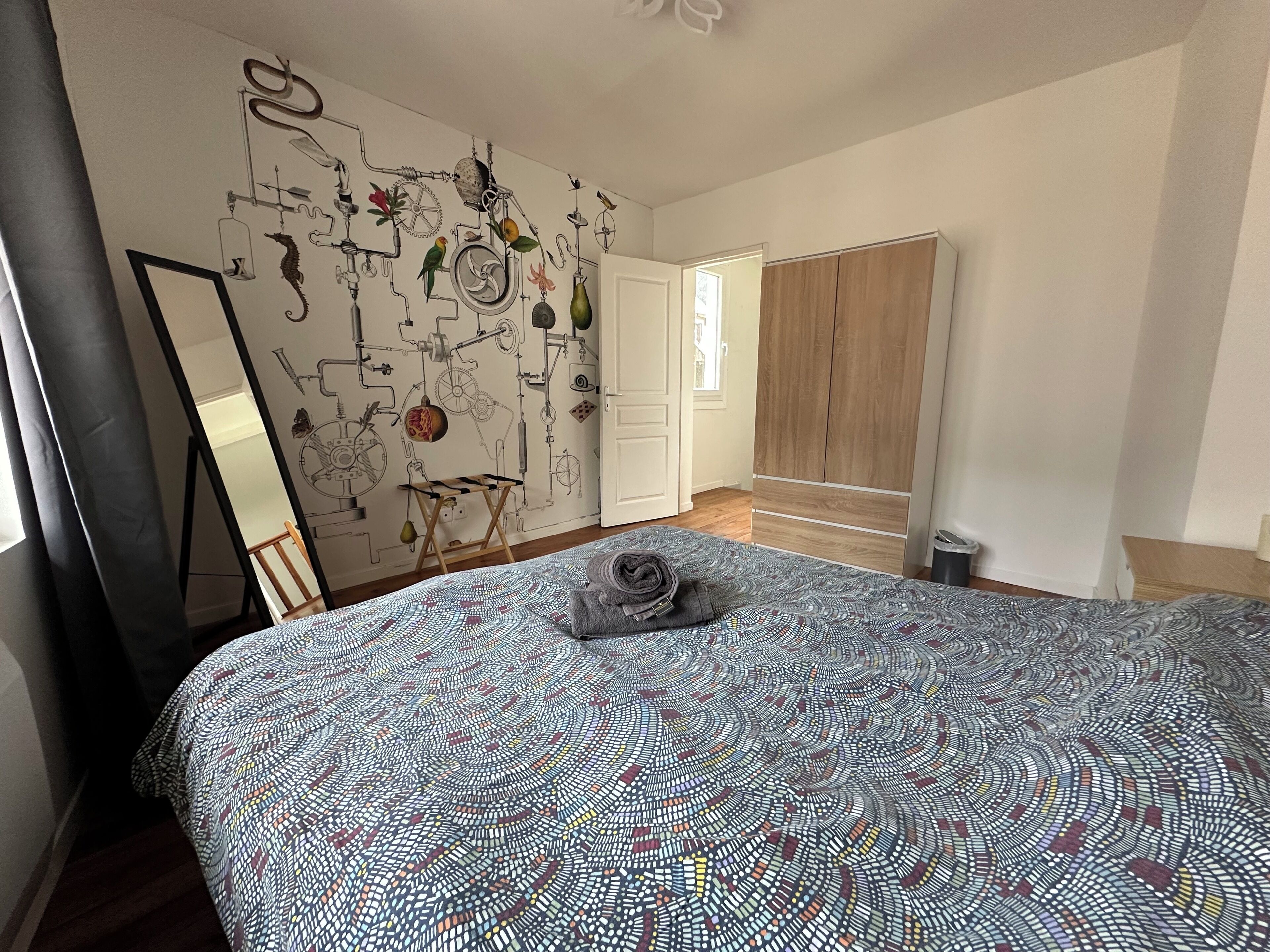 3 chambres, fer et planche à repasser, Wi-Fi, draps fournis