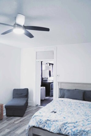 1 chambre, fer et planche à repasser, Wi-Fi gratuit, draps fournis
