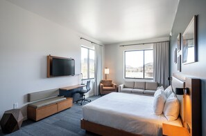 Standard Suite | In-room safe, iron/ironing board, free WiFi, bed sheets - Bridge Creek Inn (Clayton)