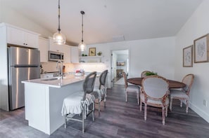 Private kitchen - Bridge Creek Inn (Clayton)