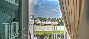 Sunrise Catch NSB: 
Newly remodeled condo OCEAN VIEW, 300 steps from the beach