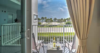 Sunrise Catch NSB:
Newly remodeled condo OCEAN VIEW, 300 steps from the beach