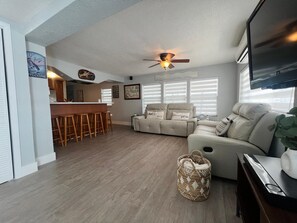 Smart TV - Florida Keys Waterfront with Boat Dock (Tavernier)