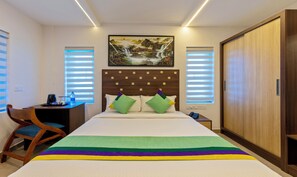 Standard Room | Desk, soundproofing, iron/ironing board - Treebo Vsaffron Regency, Punnamada Lake (Ambalapuzha)