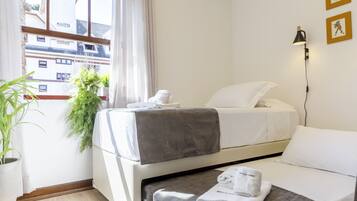 Apartment | 3 bedrooms, in-room safe, desk, blackout drapes