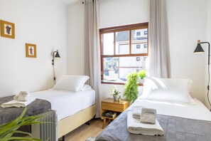 Apartment | 3 bedrooms, in-room safe, desk, blackout curtains - 3 Quartos no Capivari com Lareira (Campos do Jordão)