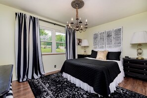 3 Schlafzimmer, Schreibtisch, Bügeleisen/Bügelbrett, kostenloses WLAN