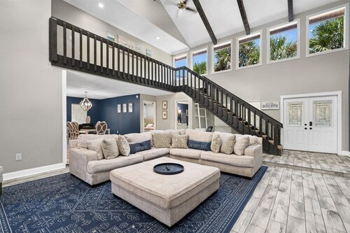 Island Pool House on exclusive Casey Key in South Sarasota.