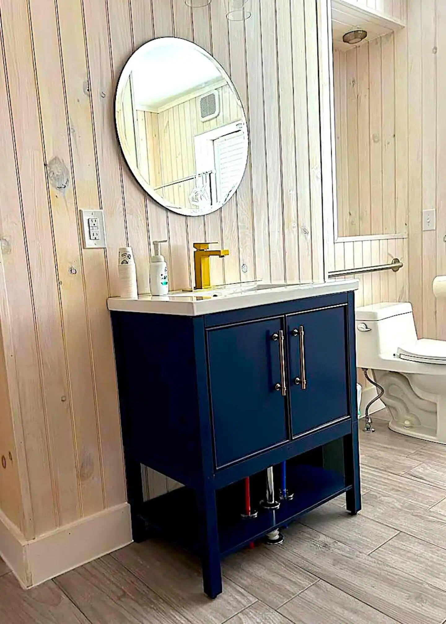 Deluxe Room | Bathroom | Designer toiletries, hair dryer, towels, soap