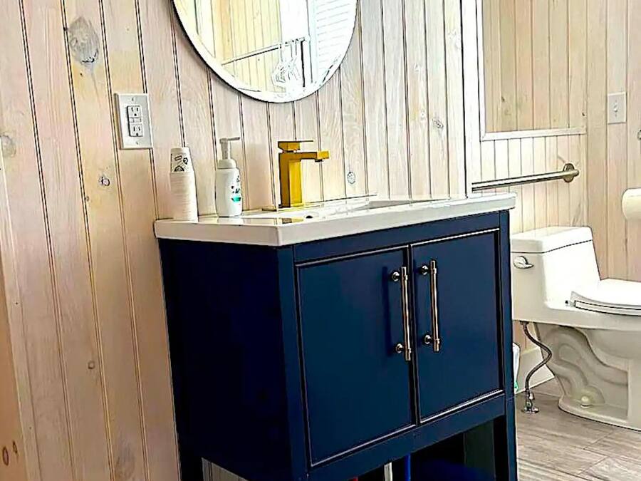 Chambre Deluxe | Salle de bain | Articles de toilette de luxe, sèche-cheveux, serviettes fournies, savon