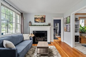 Smart TV, books, offices - Spacious and Cozy Oasis on Monument Avenue (Richmond)