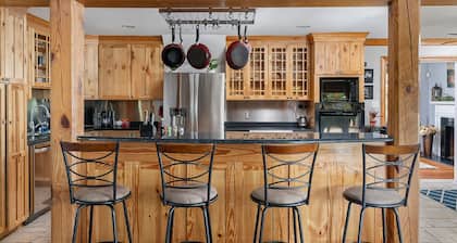 Spacious Oasis on Monument | Incredible Backyard