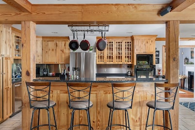 Spacious and Cozy Oasis on Monument Avenue