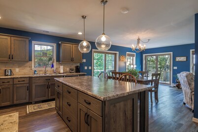 Beautiful lakefront home on Seal Cove next to Acadia National Park