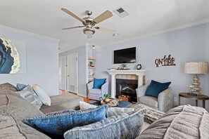 TV, fireplace - Lakefront Serenity in Garland County (Garland County)