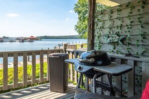Property grounds - Waterfront Lake Hamilton Escape (Garland County)