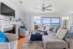 Télévision, cheminée